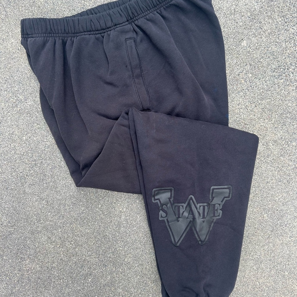 Mitchell & Ness- Washington State Black Sweatpants with W State Logo